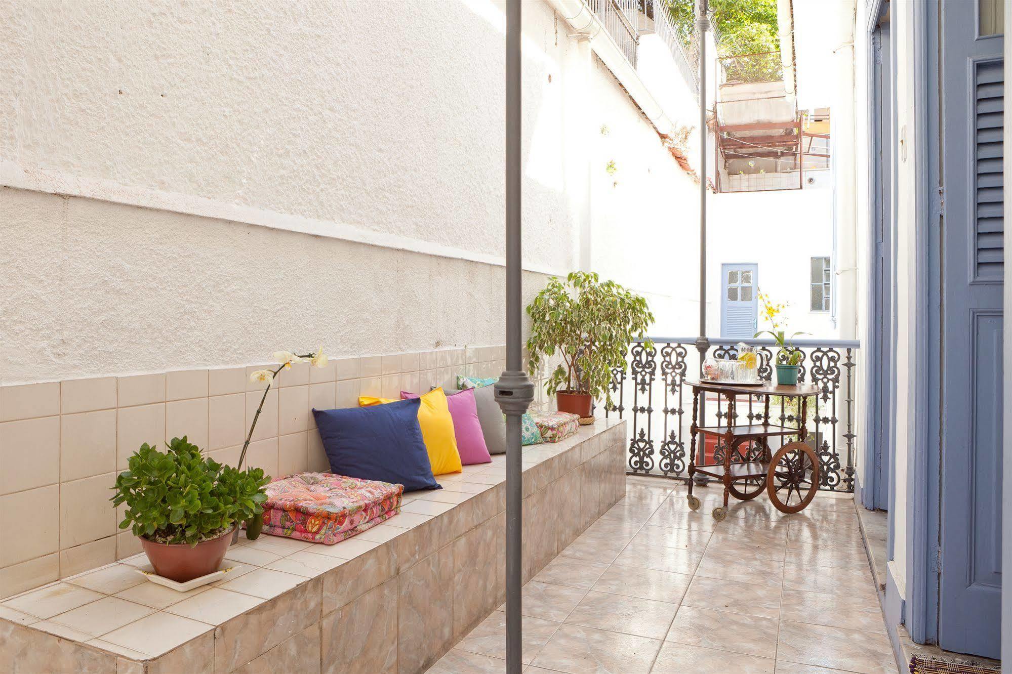 Olia Hostel B&B *