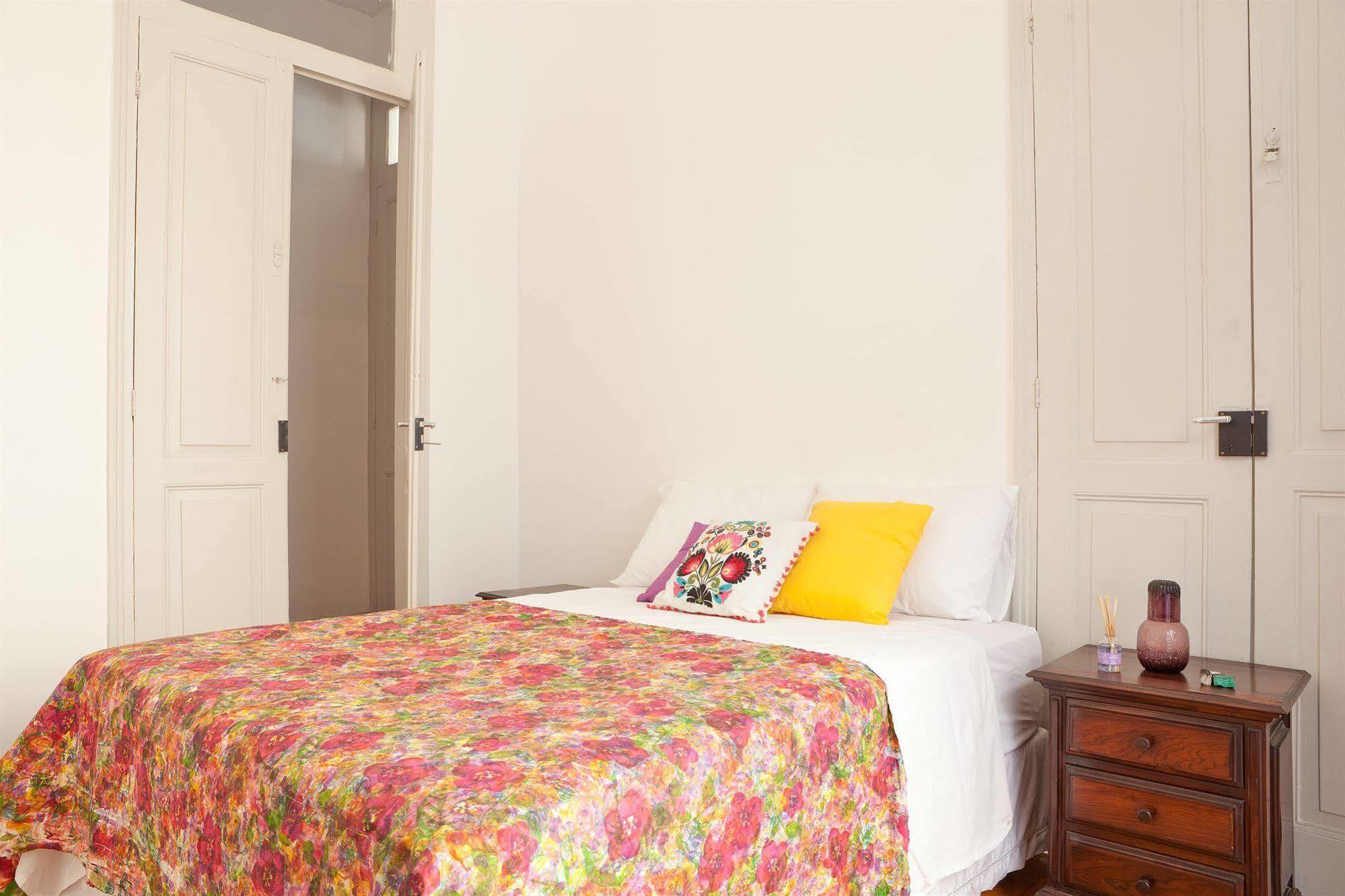 Olia Hostel B&B